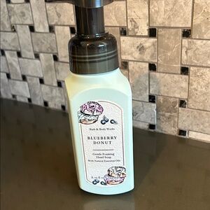 Bath & Body Works Blueberry Donut Foaming Hand Soap - Cream Bottle